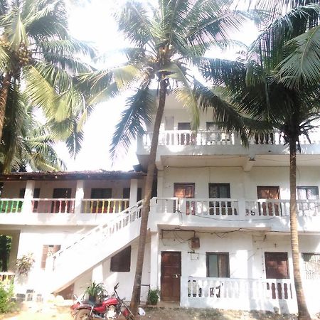 La Blanche Guest House Calangute Esterno foto