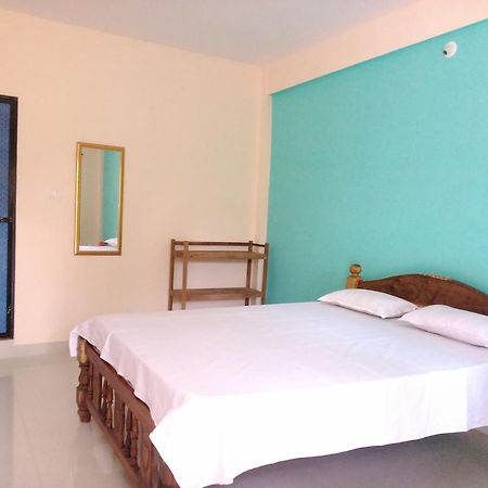 La Blanche Guest House Calangute Esterno foto
