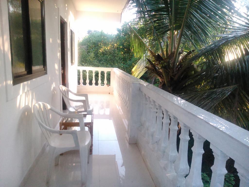 La Blanche Guest House Calangute Esterno foto