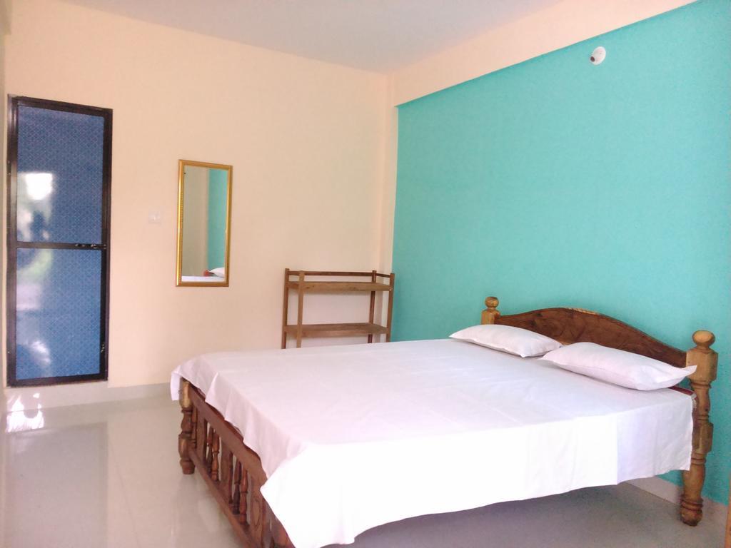 La Blanche Guest House Calangute Esterno foto